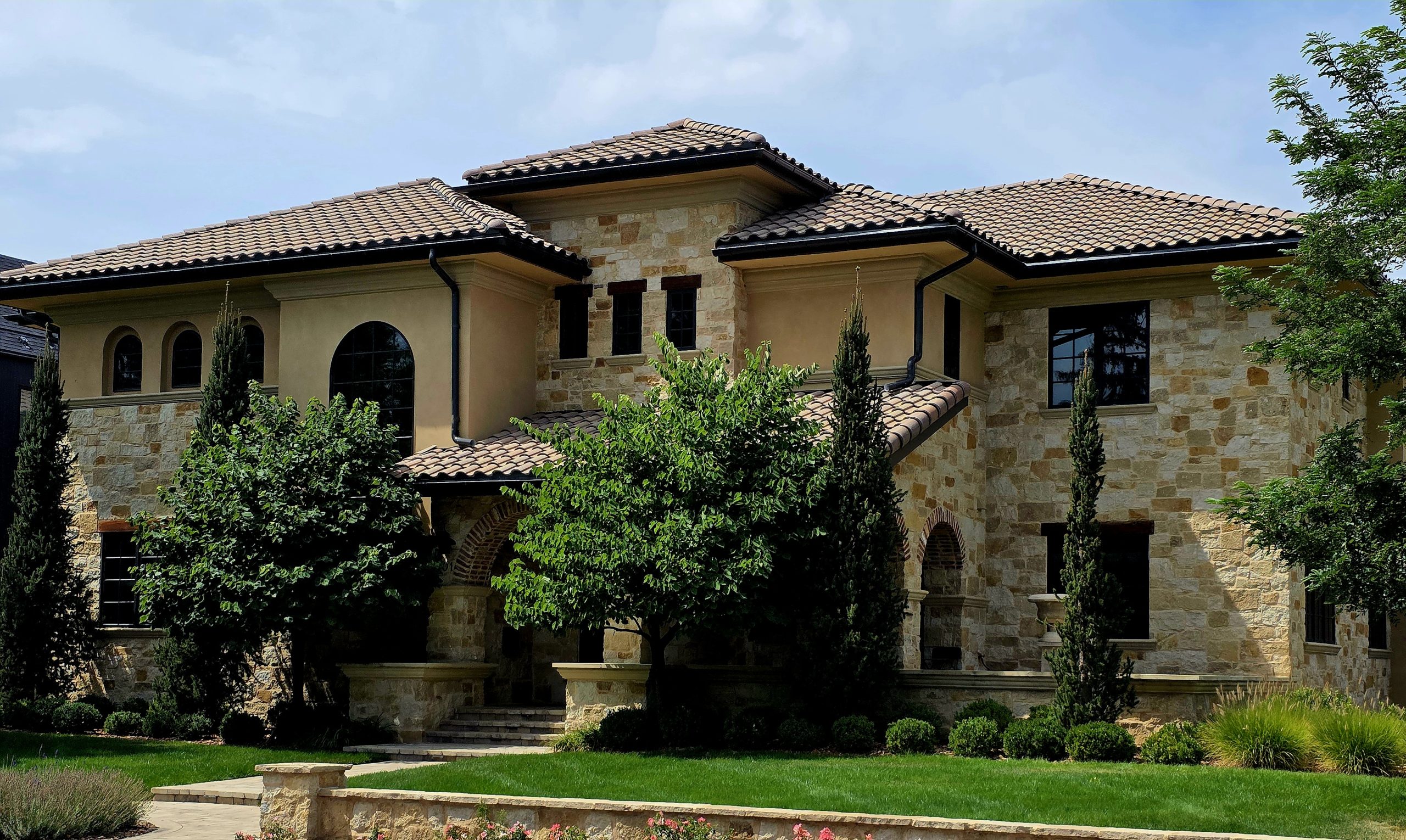 Hilltop and Crestmoor Architecture