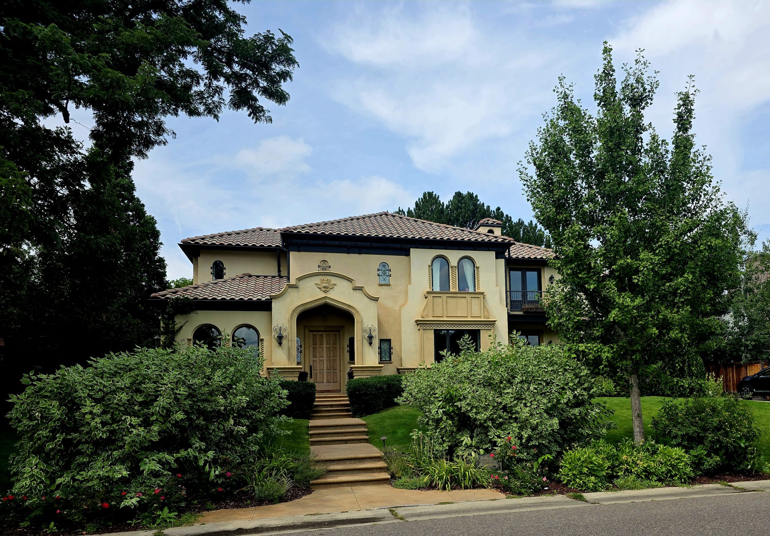 Mediterranean home architecture in Denver